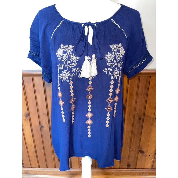 NWT Womens Liv Los Angeles Blue Boho Floral Embroidered Tassel Short Sleeve Top - Picture 1 of 8